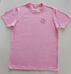 Camiseta manga corta color rosa, hecha con material PET reciclado, con estampado de ilustración en lineas rojas del archipiélago de San Andrés